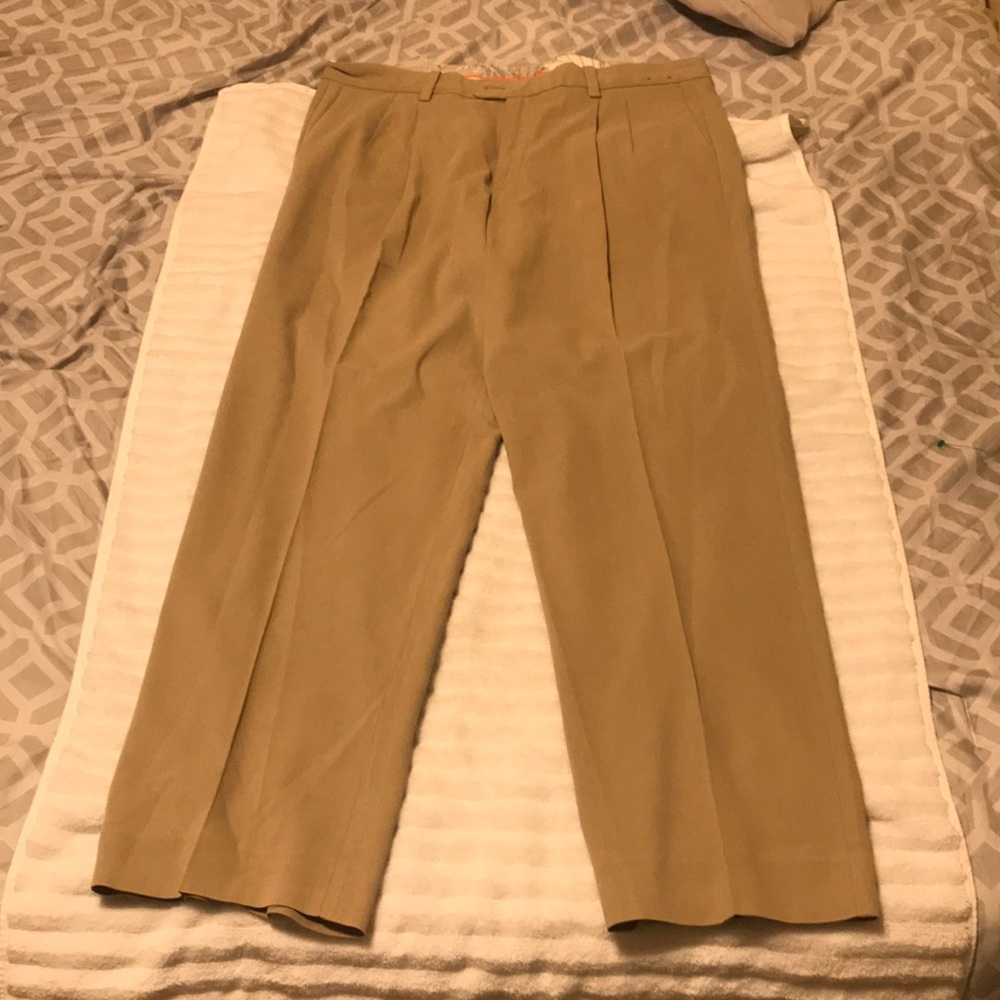 Tommy Bahama 35x32 Pants. Like new!!
